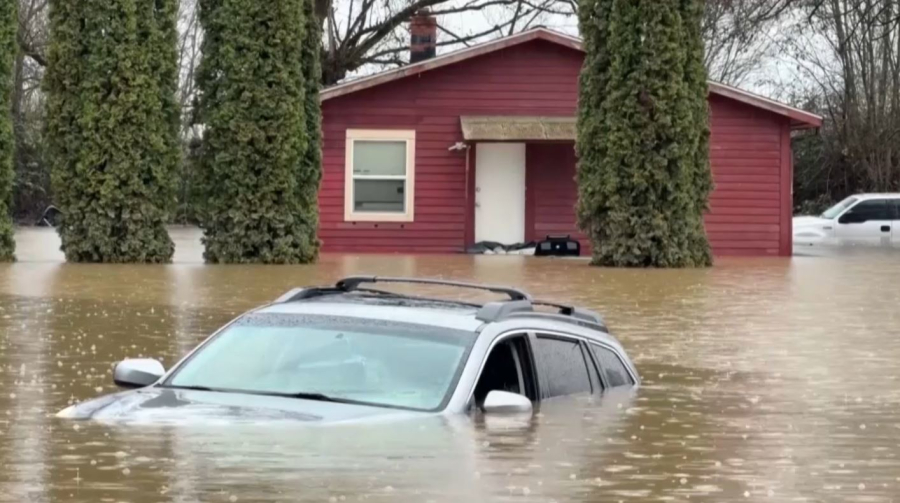 АҚШ-та 370 мың үй жарықсыз қалды