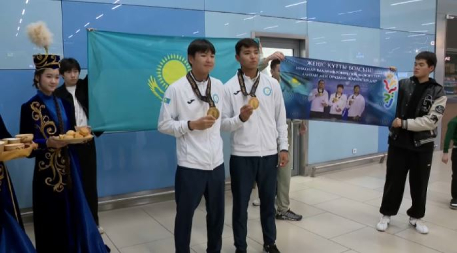 Казахстанские волейболисты вернулись с победой с Азиатских игр