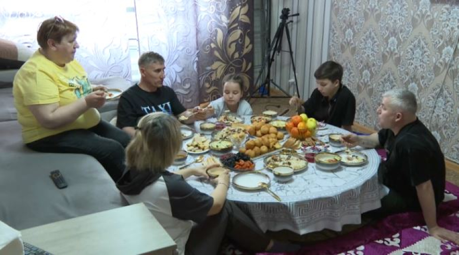 Житель Кокшетау продвигает в интернете казахскую культуру и национальную кухню