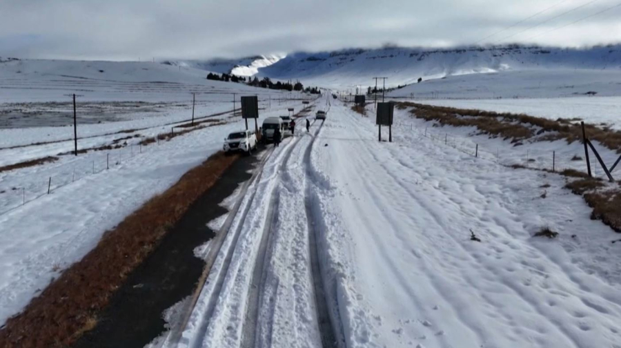 49 человек погибли из-за снегопада и наводнения в ЮАР