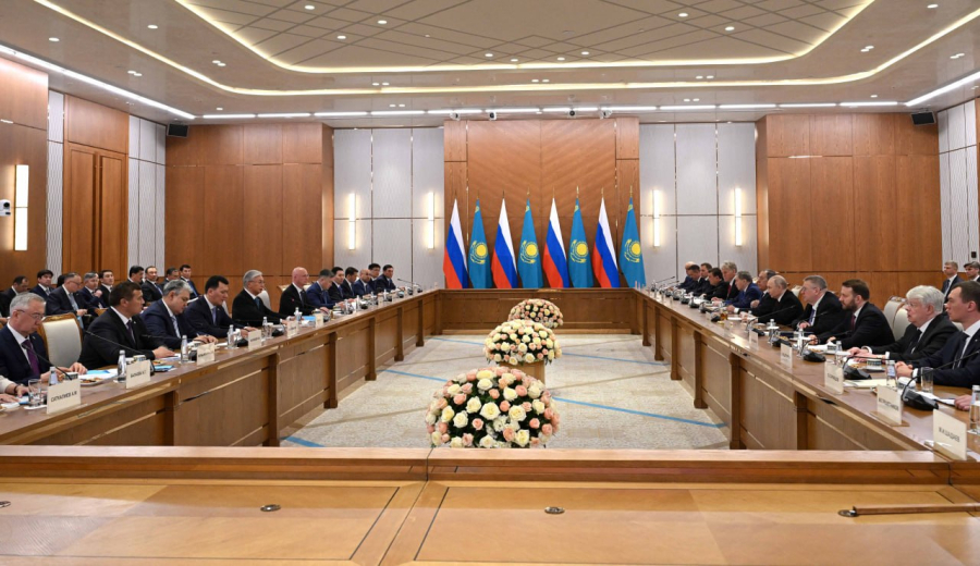 Қазақстан мен Ресей президенттері кеңейтілген құрамда келіссөз жүргізді