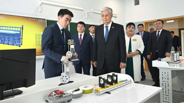 Президент елордадағы бірқатар жаңа мектепті аралап көрді