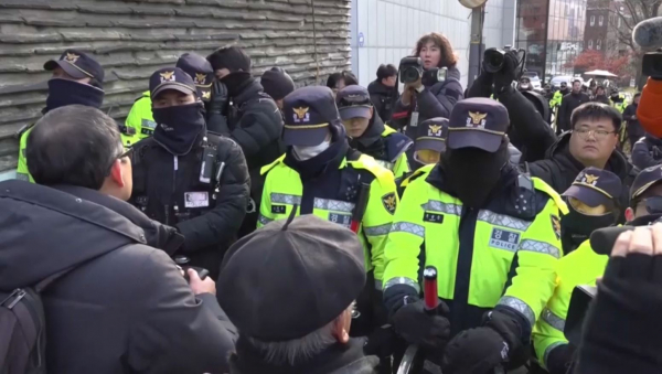 Сеул тұрғындары президентке қарсы шеру ұйымдастырды