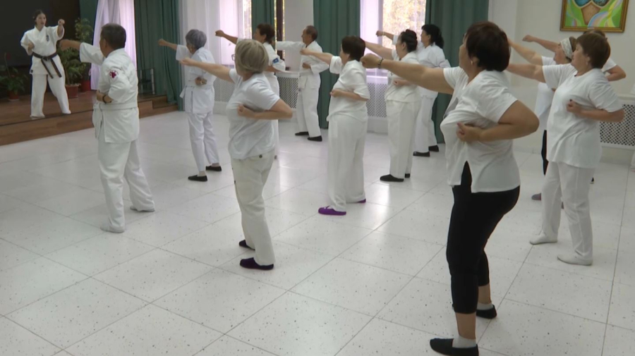 Көкшетауда 100-ге жуық зейнеткер каратэмен айналысады