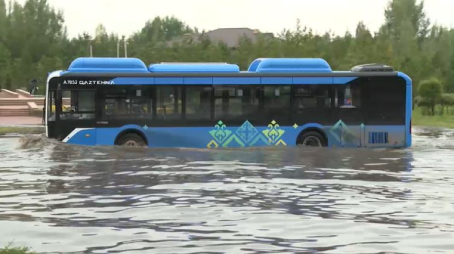 No comment: Астана көшелерін су басты