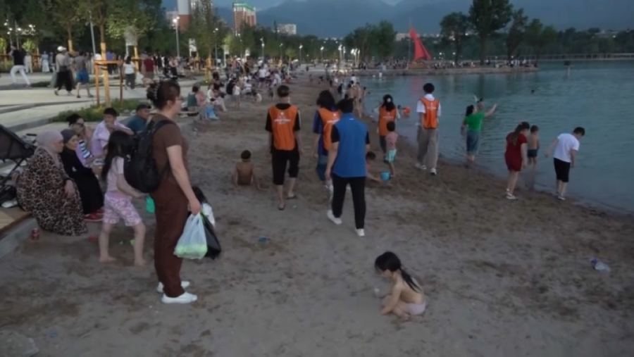 Алматинцам напомнили об ответственности за загрязнение общественных мест