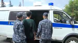 Полицейские задержали «курьера» мошенников в Караганде