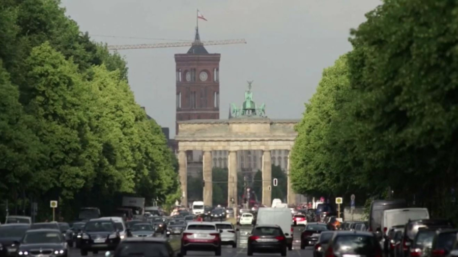 Германия ужесточает правила выезда для мужчин призывного возраста