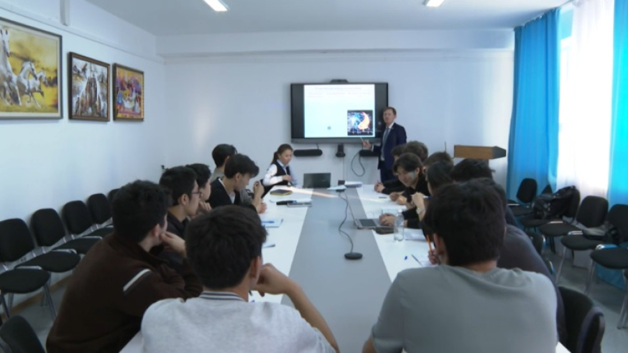 В Казахстане оцифровали 3,5 млн дипломов