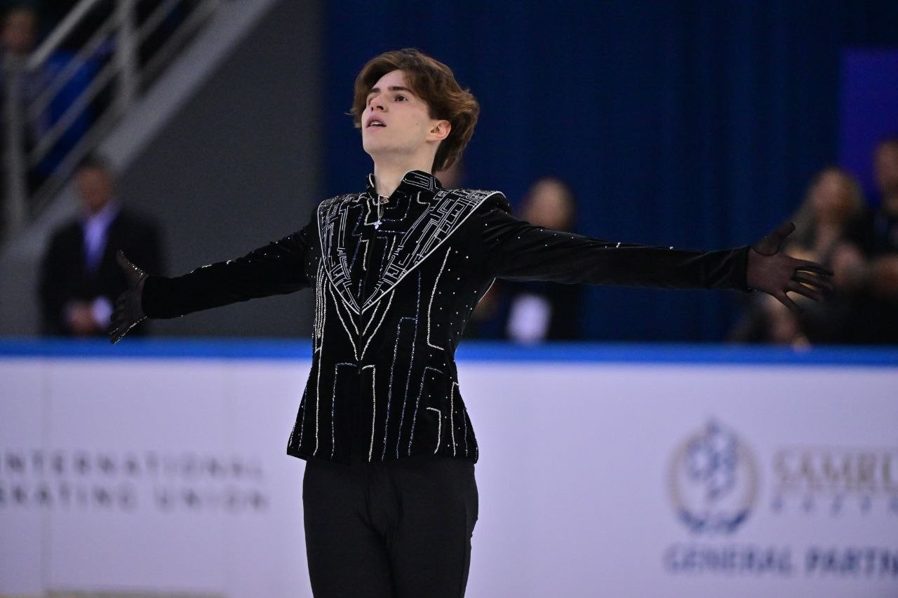 Мәнерлеп сырғанаушы Михаил Шайдоров АҚШ-та өткен Гран-при кезеңінде күміс медаль жеңіп алды