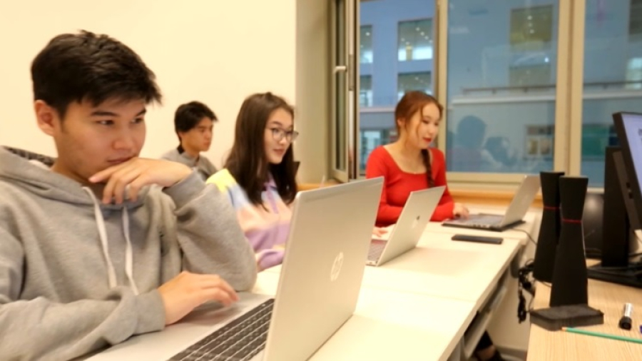 Более 2 тысяч обладателей «Алтын белгі» выбрали профессию педагога